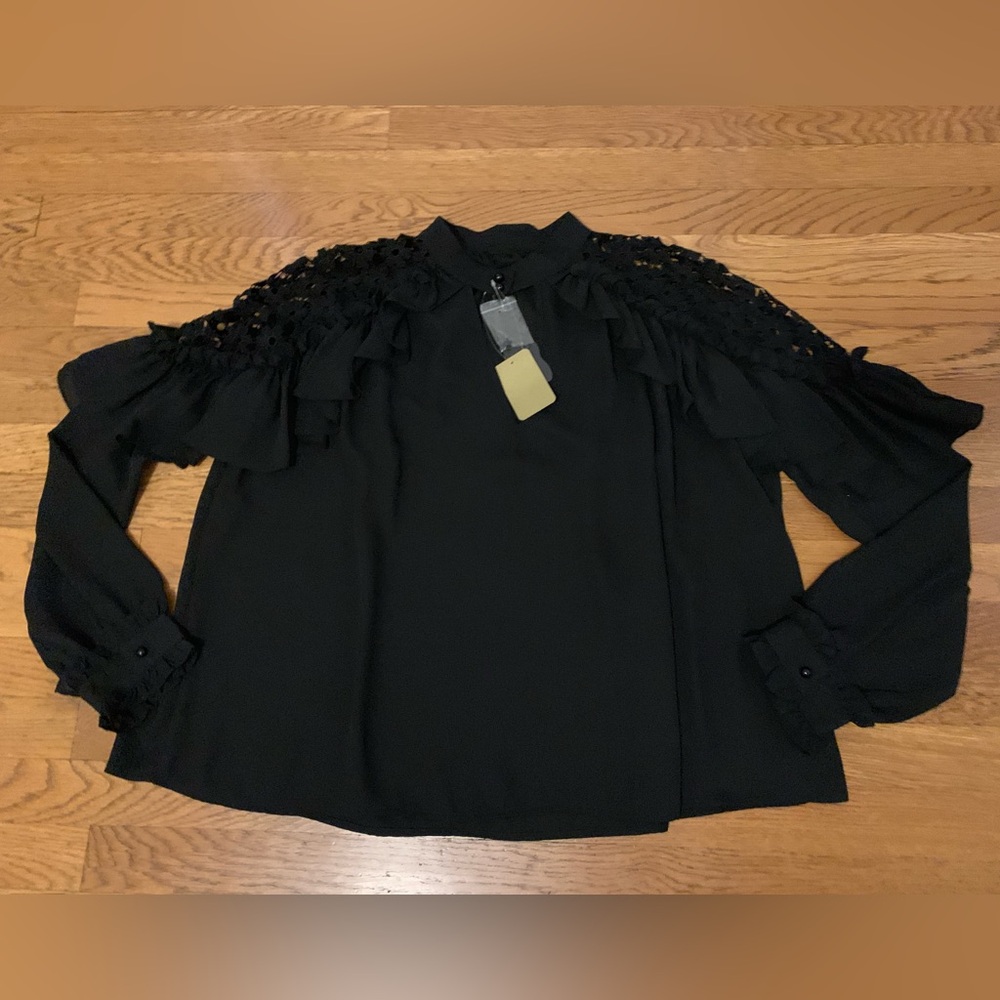 NWT long sleeve black crochet lace shoulder top size L - Picture 7 of 12